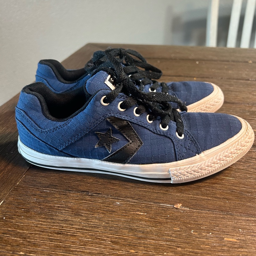 Converse low top blue and black sneakers size 3 youth - Picture 3 of 7